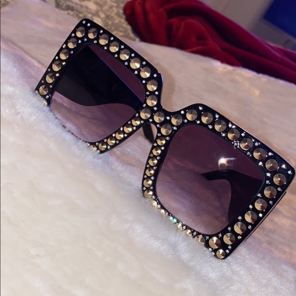 Luxury oversized rhinestone fashion sunglasses - Picture 3 of 10
